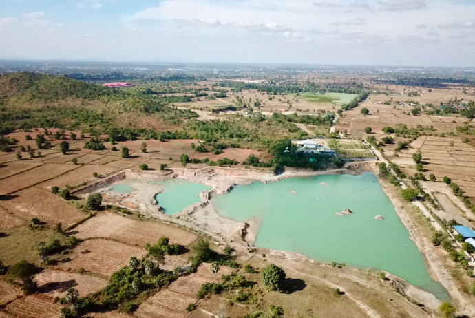 អ្នកណាគប់គិតឱ្យឈ្មួញជីកដីរបស់រដ្ឋលក់ជិត២ហិកតា គ្មានច្បាប់និងមិនបង់ពន្ធ នៅទំនប់ព្រៃថ្នាំង ខេត្តកំពង់ស្ពឺ
