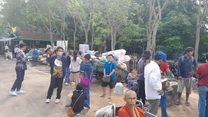 ច្រកព្រំដែនអូរស្មាច់ ពលករខ្មែរប្រញាប់វិលត្រឡប់ទៅប្រទេសវិញ រថយន្តដឹកទំនិញកកស្ទះ